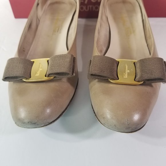 SALVATORE FERRAGAMO LILLAZ BEIGE PUMP SHOES 8 AA - Picture 2 of 10